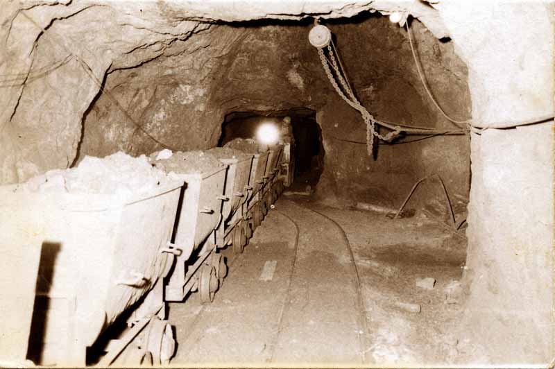 La miniera del Temperino in una foto d'epoca (photo credit www.parchivaldicornia.it)